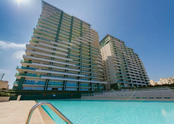 Apartment In Fort Cambridge With Pool