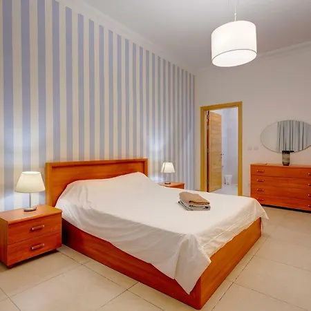 Apartment In Fort Cambridge With Pool Sliema Exterior foto