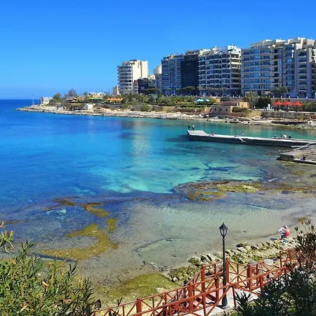 Apartment In Fort Cambridge With Pool Sliema Exterior foto