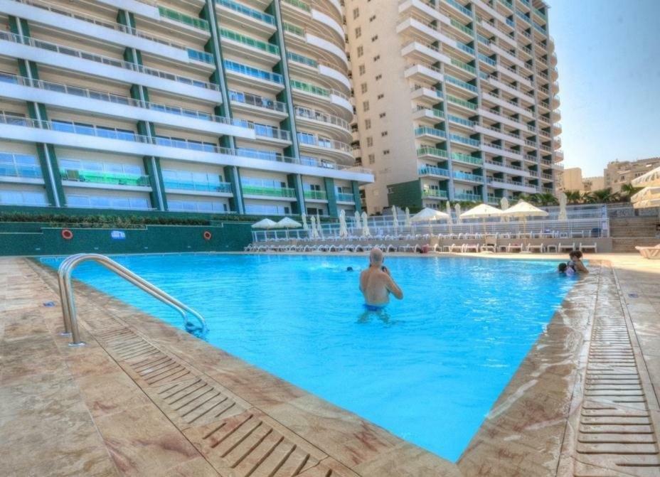 In Cambridge With Pool * Sliema